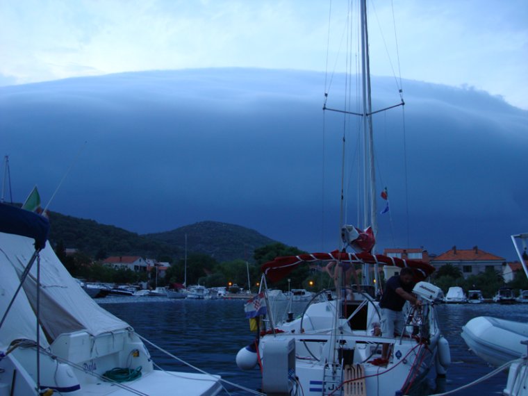 Shelf cloud, Croazia 2008